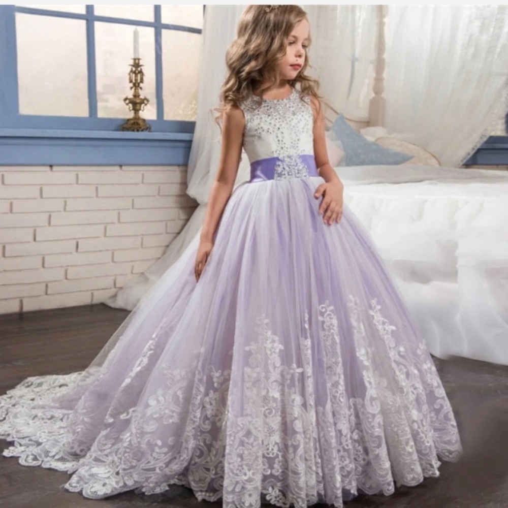 Flower girl tulle dress new   size 9-10 years .